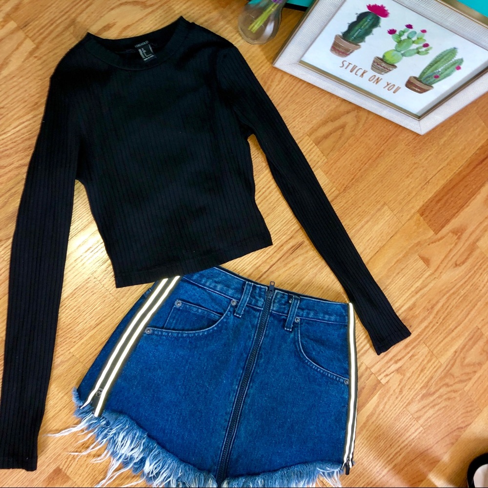 💥 Long Sleeve Strappy Back Top 💥